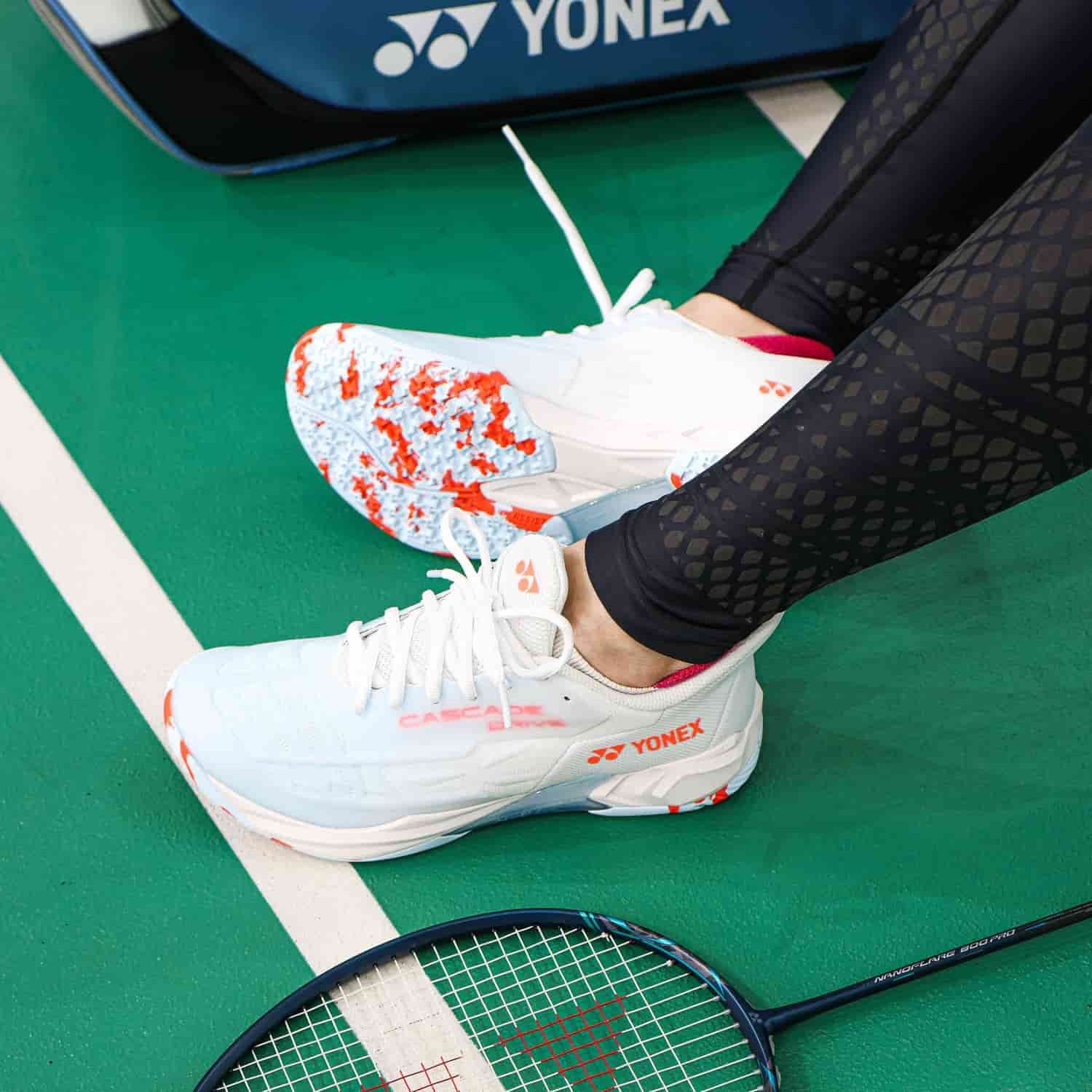 YONEX Power Cushion Cascade Drive - Unisex - White/Water Blue 39,5